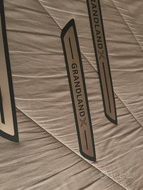 Battitacco adesivi cromati opel grandland