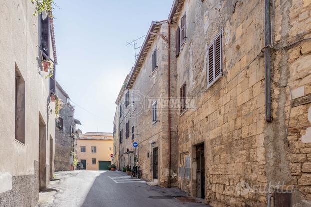 Appartamento in palazzo storico con balcone