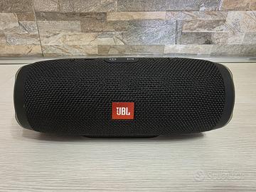 Cassa JBL Charge 3 con batteria nuova 