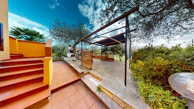 Villa indipendente con TERRENO