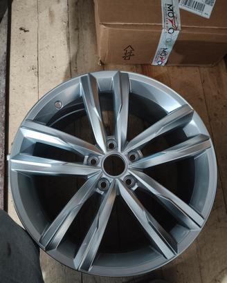 Cerchio 18 nuovo originale vw