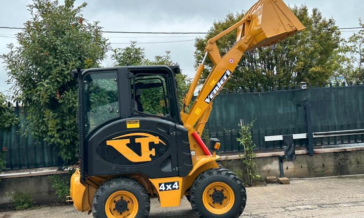 P132 Mini pala cabinata - terna 4x4x4 targata