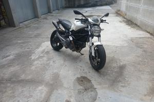 ducati monster 696