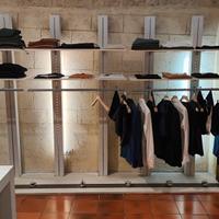 Arredamento negozio di abbigliamento 