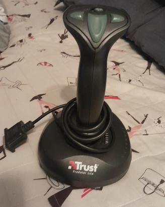 joystick Trust Predator Lite.