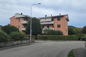 Immobile in asta di 94 m² con più di 5 locali e bo