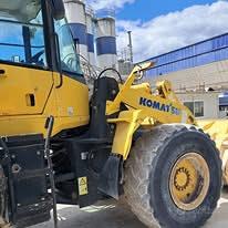 Komatsu WA320-5