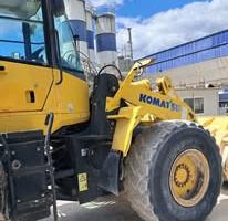 Komatsu WA320-5