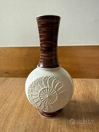 vaso in ceramica bianca