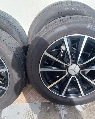 gomme Pirelli 205 55 16 più cerchi Mercedes 