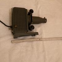 Antico proiettore elettrico