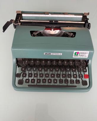 Macchina da scrivere Olivetti LETTERA 32