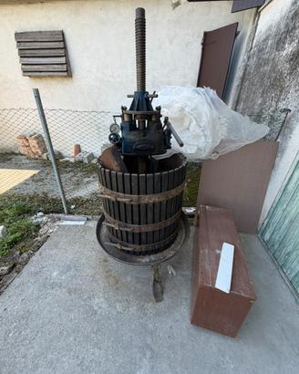 Torchio idraulico da vino per uva - TRATTABILE