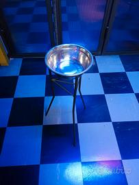 portaoggetti posacenere in ferro e acciaio 