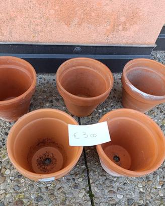 Vasi in terracotta del 16 Numero 5 € 3,00 cad