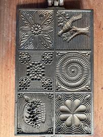 Antico stampo in ghisa