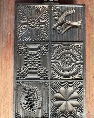 Antico stampo in ghisa