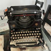 Macchina da scrivere Olivetti M40