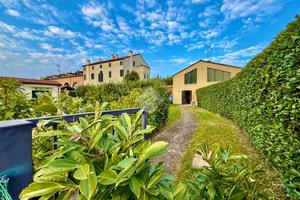 PORZIONE DI BIFAMILIARE A MESTRINO