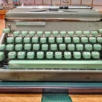 Macchina da scrivere Hermes 2000