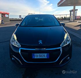 Peugeot 208 PureTech 82 5 porte Allure
