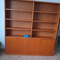 Libreria in legno color noce