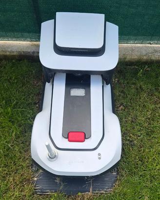 Robot tagliaerba Ecovacs GOAT G1 1600 + 4 beacons