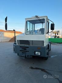 Trattore portuale Ferrari