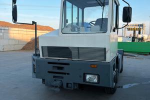 Trattore portuale Ferrari