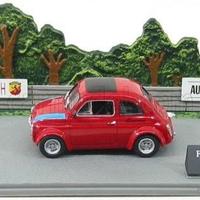 Fiat 500 Universal Hobbies diorama 1:43