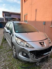 Peugeot 207 SW 1.4 HDi – 175.000 km – PER RICAMBI 
