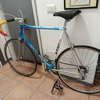 Bicicletta da corsa d'altri tempi