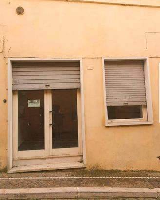 Locale Commerciale in via Principe Umberto Ceccano