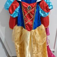 vestiti di carnevale in blocco 