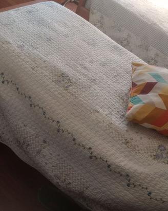 2 letti singoli  con cassettone sotto