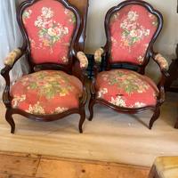 Coppia di poltrone antiche