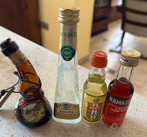 Bottiglie mignon collezione Liquore. Vintage.