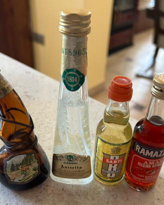 Bottiglie mignon collezione Liquore. Vintage.