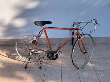 Vecchia bicicletta da corsa