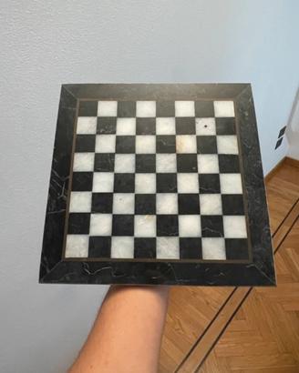 Scacchiera in marmo senza dadi