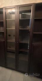 Mobile con vetrina a doppia anta