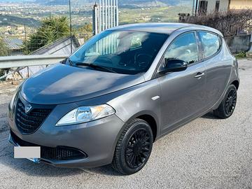 Lancia Ypsilon 1.3 MTJ 95CV 2015 137.400km 5 Porte