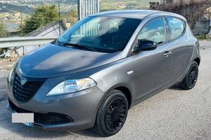 Lancia Ypsilon 1.3 MTJ 95CV 2015 137.400km 5 Porte