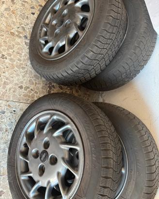 cerchi con gomme invernali fiat