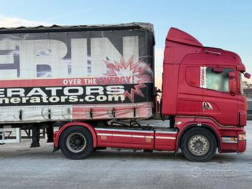 Scania r500 v8 con semirimorchio acerbi