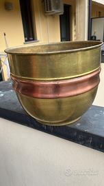 Vaso / Fioriera vintage in ottone e rame