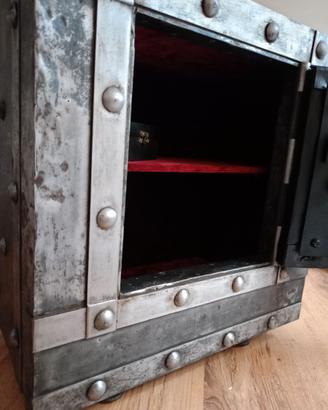 Cassaforte metà 800 porta gioie