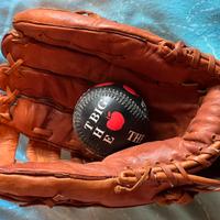 Guantone con baseball con pallina