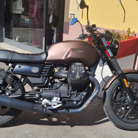 Moto guzzi v7 3 stone night pack