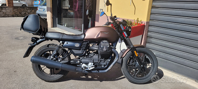 Moto guzzi v7 3 stone night pack